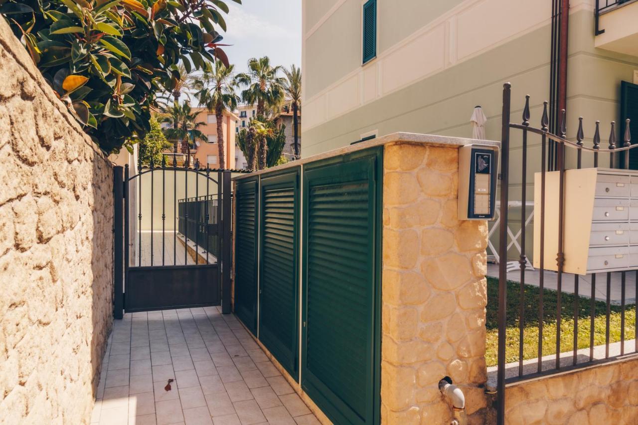 189 - Casa Bordighera Centro, 350Metri Dal Mare Apartment Екстериор снимка